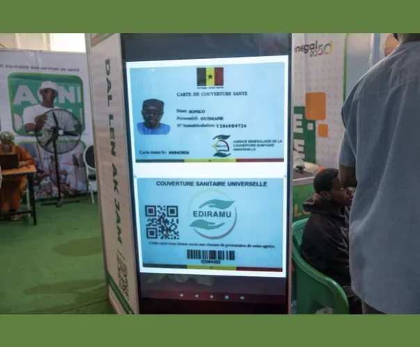 alt="couverture sanitaire universelle Sénégal cartes CSU ex-détenus politiques"
